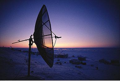 赛博朋克风格肉鸽动作游戏《ArcRunner》4月上市